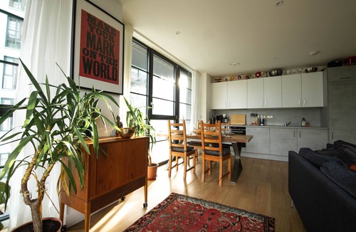 Stratford Apartment | Spacious & light two bedroom apartment hackney wick/stratford