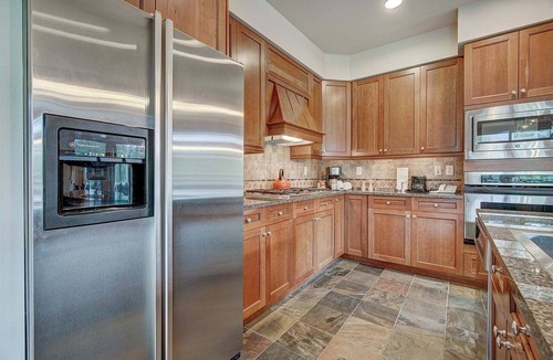 Keystone Condo | Spacious Lone Eagle ski-in, ski-out 3BR condo w/pool, hot tubs & mtn views!