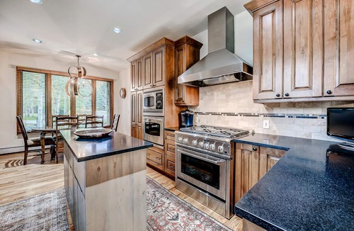 Edwards House | Spacious, Luxury Arrowhead Home with Spacious Deck and Winter Shuttle Service