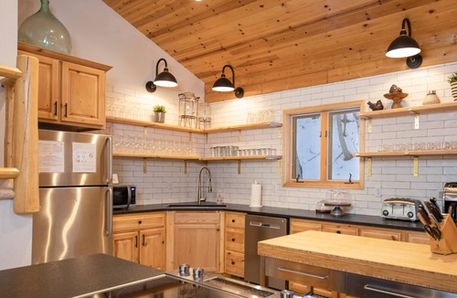 Blue River House | Spacious mountain home with pool table, private hot tub, and wifi