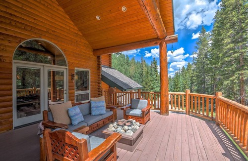 Blue River House | Spacious mountain home with pool table, private hot tub, and wifi