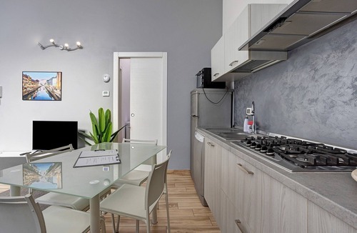 Barona Apartment | Spacious Navigli Milan Apartment for Families & Groups – Fast Wi-Fi, AC, Metro M2