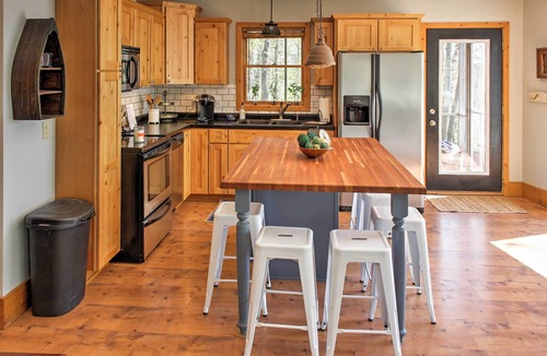 Crosslake House | Spacious Pine Lake Home: Deck, Fire Pit + 3 Acres!