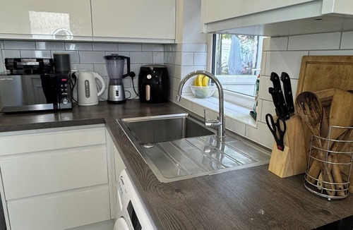 West Ham House | Spacious room in Greater London