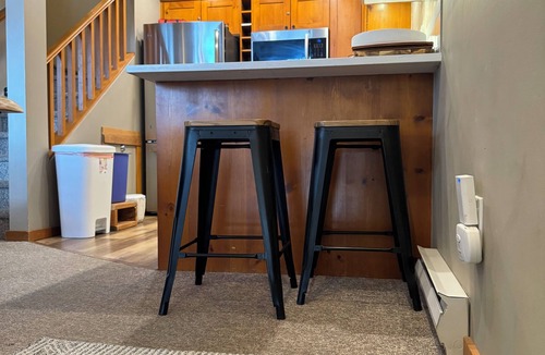 Village North House | Spacious Whistler Townhome – Walk to Lifts!