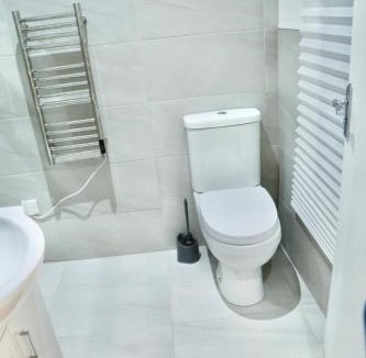 Hendon Apartment | Special NW4 Studio - Professional - Own Entry