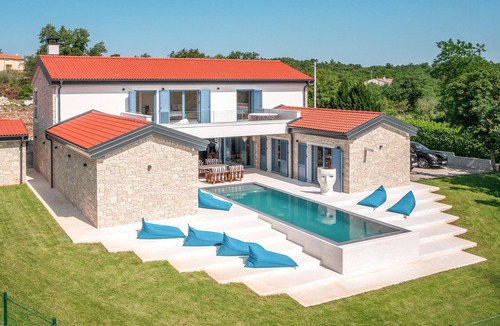 Tar-Vabriga House | Spend an unforgettable vacation in this extremely comfortable vacation home with pool and wellness.