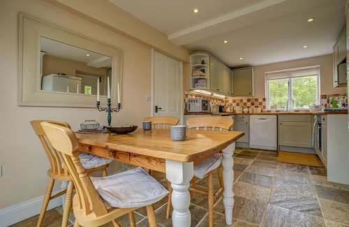 Begbroke Apartment | Spring Hill Cottage | Oxfordshire Holiday Let | 2 Beds & Sleeps 4