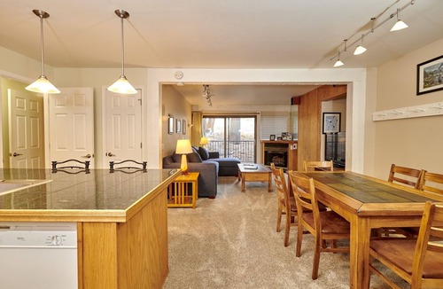 Mammoth Lakes House | St. Anton Condos With Rec Center