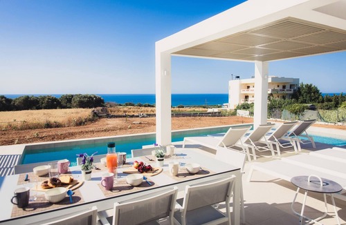 Adelianos Kampos Villa | Starlight Villa Tropea - 4bd, 4ba, 4min To Beach
