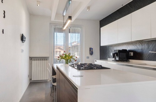 Biandronno House | Stay at Villa Luna by the Lake