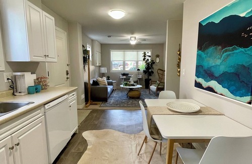 St. Catharines Apartment | Stay Here First! – Perfect for Longer Stays & Newcomers, Pet-Friendly 1BR
