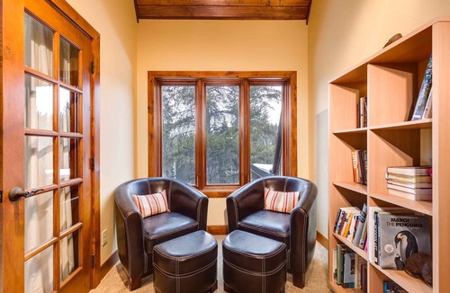 Four O'Clock House | Steps from Four O Clock Run, Spacious and Charming Ski-In/Ski-Out Retreat