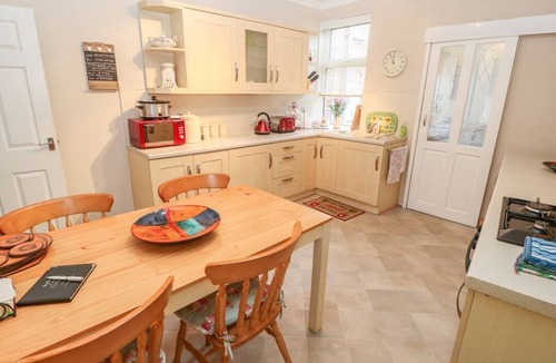 Worksop House | Stevenson's Place Retreat in Bakestone Moor