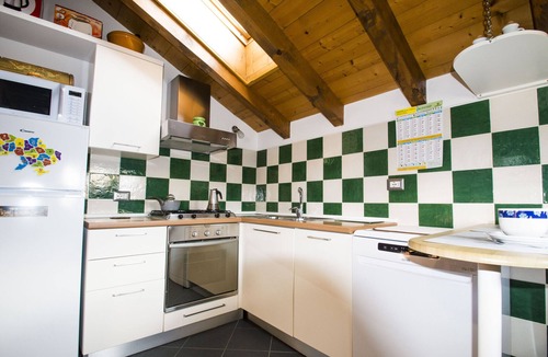Montegrino Valtravaglia Apartment | Stone House by Holidays Lago Maggiore