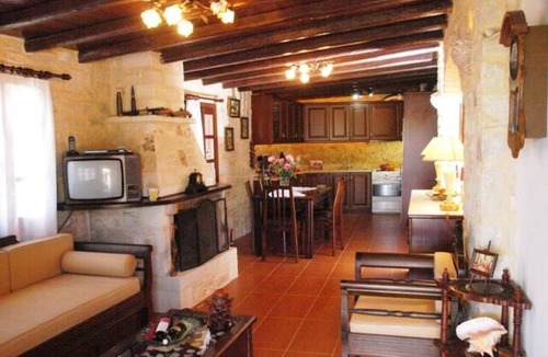 Roumeli Villa | Stone-Villas Floor House