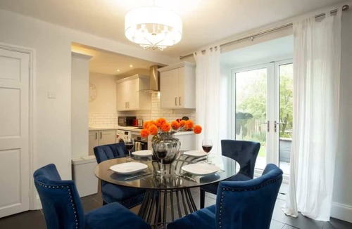 Welford House | Stratford House with Parking & Garden