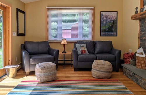 Shandaken House | Stream-side tranquility, Wood burning pizza oven!