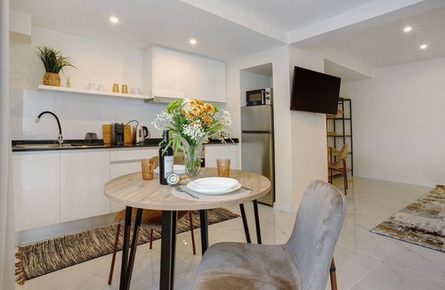 Imaculado Coracao de Maria Apartment | Studio Apartment '02' Shared Garden and Wi-Fi Access in Funchal