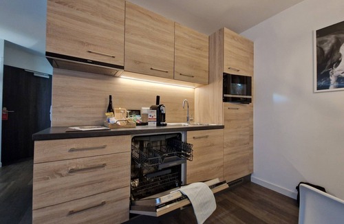 Schliersee Apartment | Studio Apartment 'Marianne' with Mountain View, Shared Garden and Wi-Fi