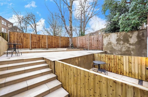 St. George's Apartment | Studio Flat in Central Islington | Own Patio