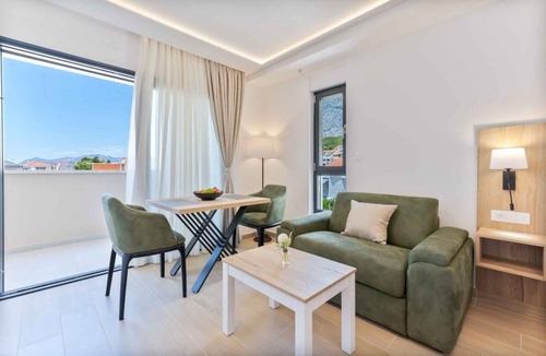Promajna Apartment | Studio flat with terrace and sea view Promajna, Makarska (AS-20940-j)