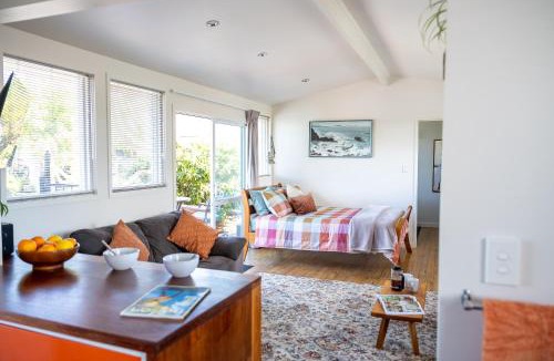 Richmond Apartment | Studio Twenty5, Unique Poolside Retreat Near Nelson