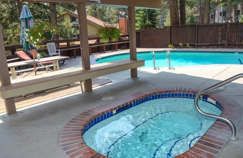 Mammoth Lakes Condo | Studio w/Amenities | Walk to Village!