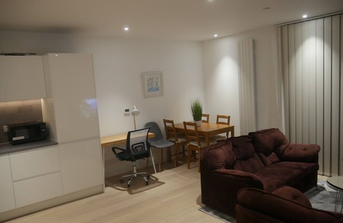 Docklands Apartment | Stunning 1-bed Apartment in London