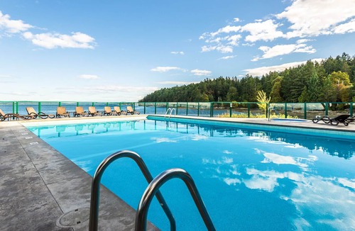 Yellow Point Condo | Stunning 2 Bedroom Oceanfront Condo w/Heated Pool