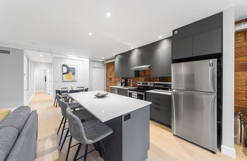 Downtown Montreal Condo | Stunning 2 beds, AAA location, rooftop terrace