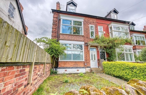 Mapperley House | Stunning 6 bed in Nottingham - Sleeps 16