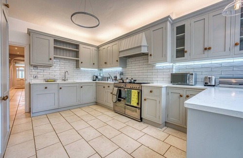 Mapperley House | Stunning 6 bed in Nottingham - Sleeps 16