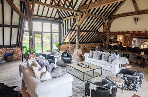 Storrington House | Stunning 6 bedroom converted barn nestled in Souths Downs; 5,000+ sq ft; 9 acres