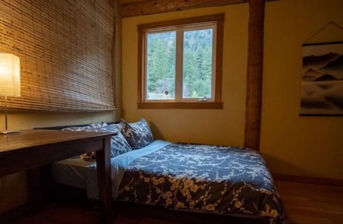 Seton Portage Cottage | Stunning Anderson Lake Retreat
