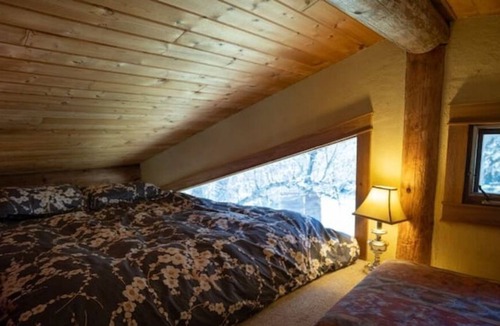 Seton Portage Cottage | Stunning Anderson Lake Retreat