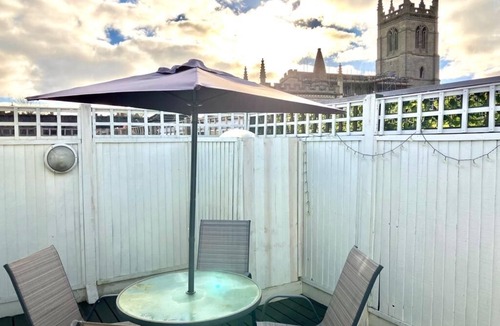 Stamford House | Stunning, Chic 3-4 Bed House! 4 Storeys