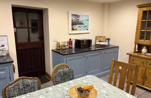 Newark Cottage | Stunning Farm Cottage in tranquil rural setting, 5 min drive from Newark centre