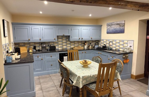 Newark Cottage | Stunning Farm Cottage in tranquil rural setting, 5 min drive from Newark centre
