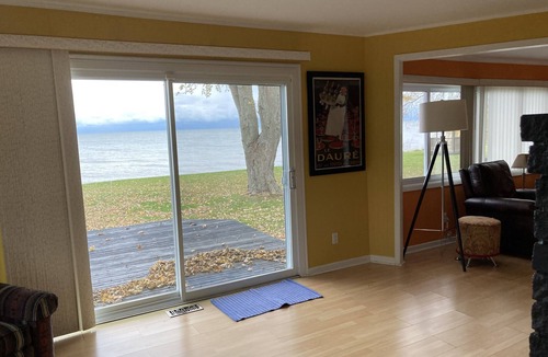 Romney Cottage | Stunning Lake Erie Waterfront