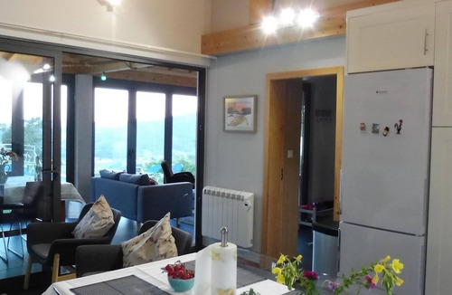 Portela House | Stunning Mountain Retreat, with private pool, BBQ, fire pit, Wifi