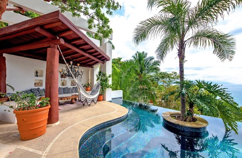 Conchas Chinas Villa | STUNNING VILLA, JACUZZI, POOL & STAFF