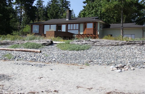 Regional District of Nanaimo House | Stunning Ocean View from Your Private Hot Tub, Qualicum Bay