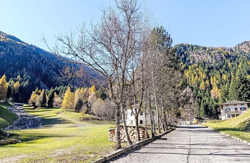 Bresimo House | Stunning private villa for 8 guests with patio, pets allowed and panoramic view