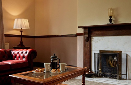 Dalbury Lees House | Stunning villa for 10 guests with WIFI and TV