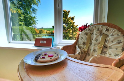 Ault Hucknall House | Stunning villa for 5 people with WIFI and pets allowed