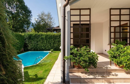 Valtellina House | Stunning villa for 6 people with private pool, WIFI, TV, patio and pets allowed