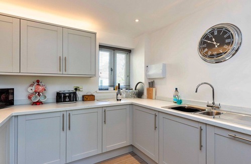 Thurlby House | Stunning villa for 6 guests with WIFI and pets allowed