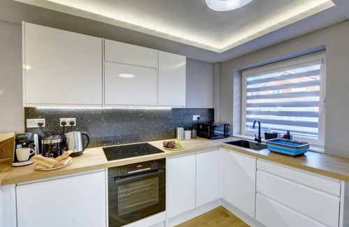 Rugby House | Stylish 2 bed House With Parking in Rugby