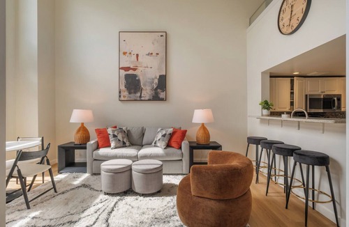 Belltown Condo | Stylish 2BR Penthouse with Parking & Pool!